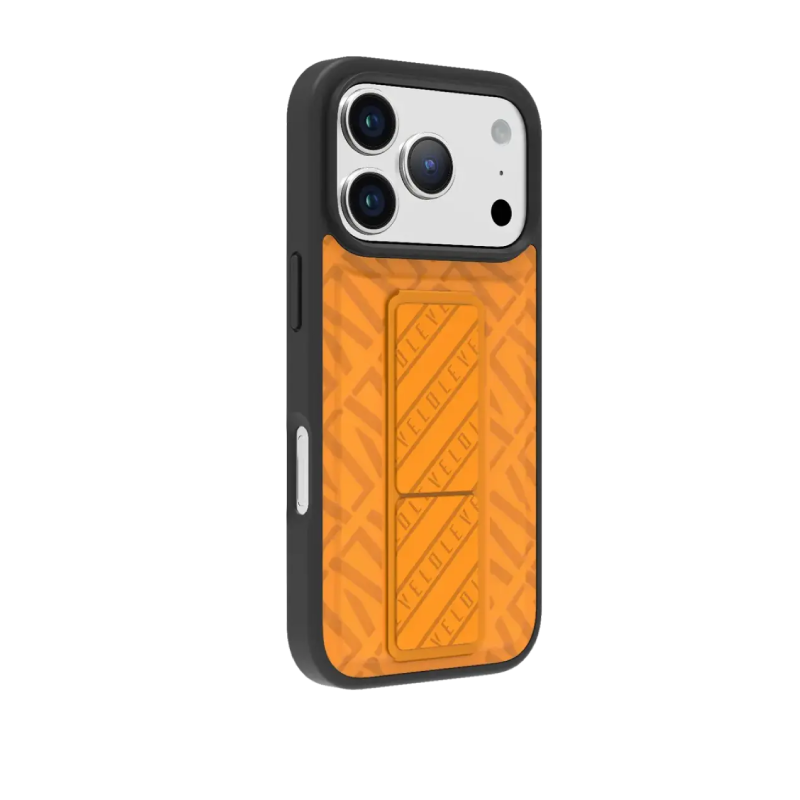 كفر Levelo Morphix Cuero Gripstand لجوال ايفون 17 برو ماكس